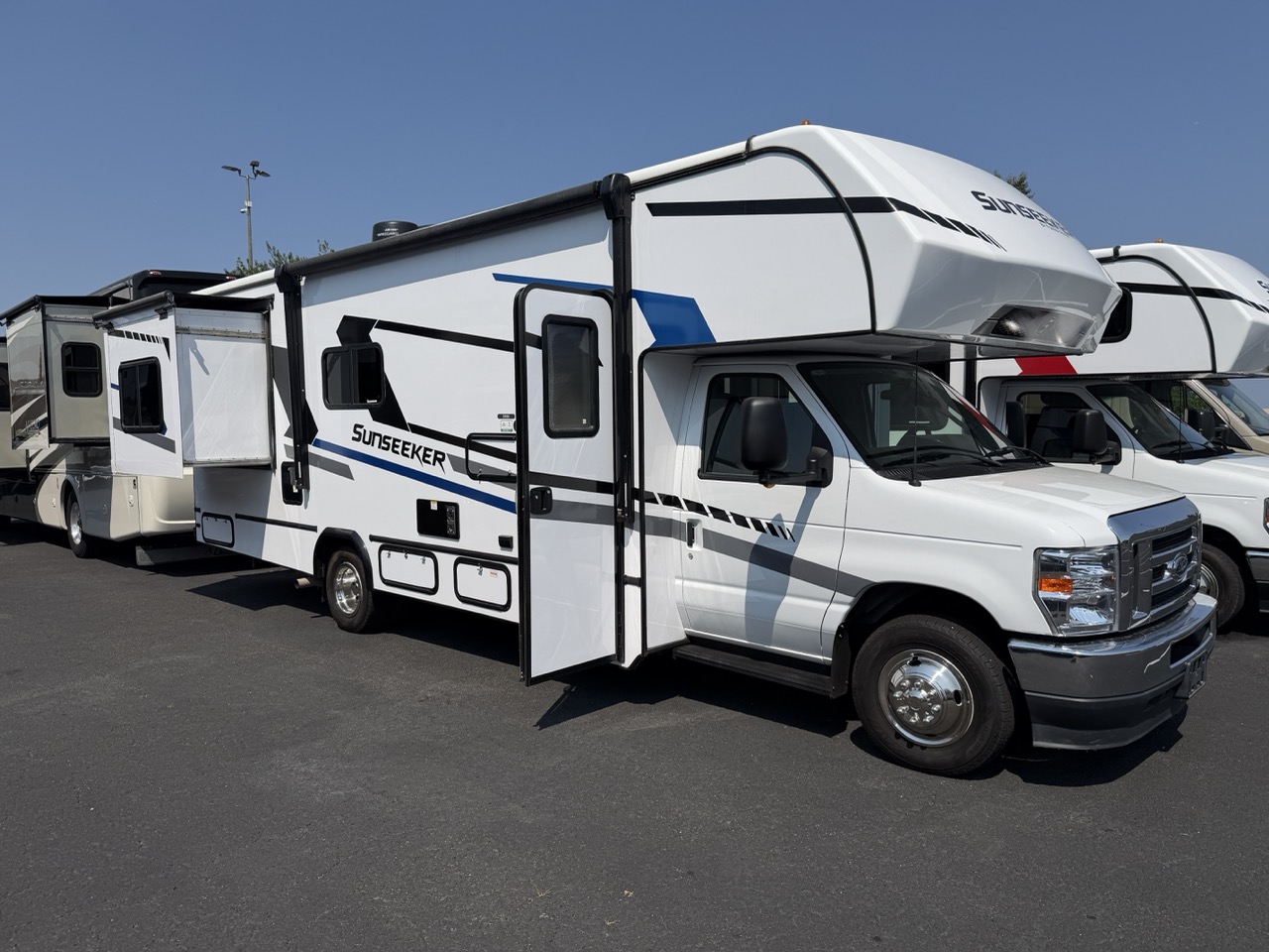 2026 Forest River Sunseeker 2550DSLE