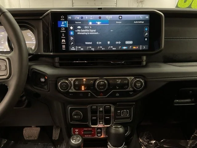 2025 Jeep Wrangler 4xe Rubicon 4x4 - Image 15