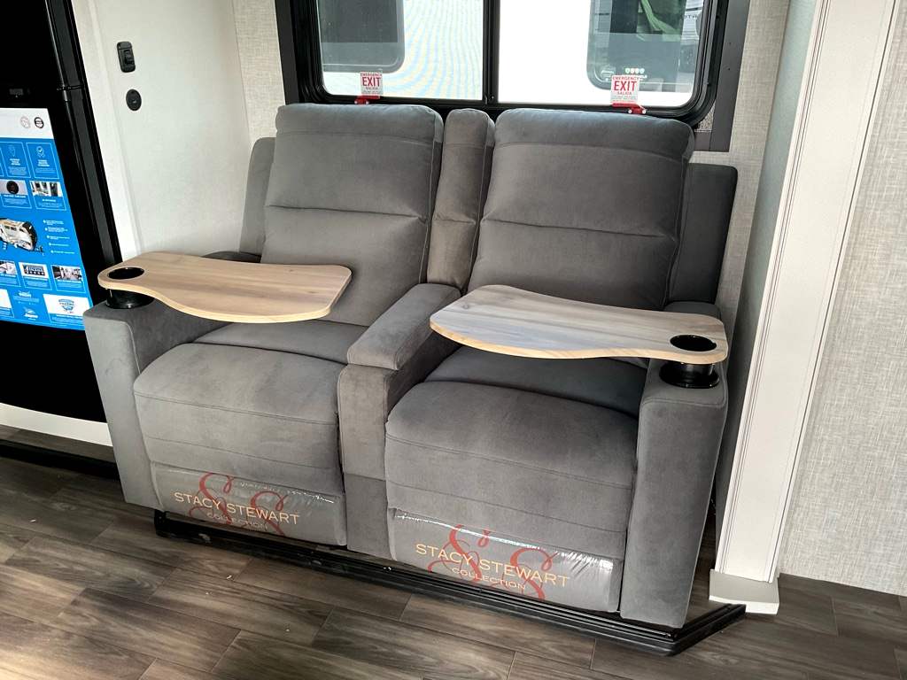 2025 JAYCO Eagle 230 MLCS HT - Image 19