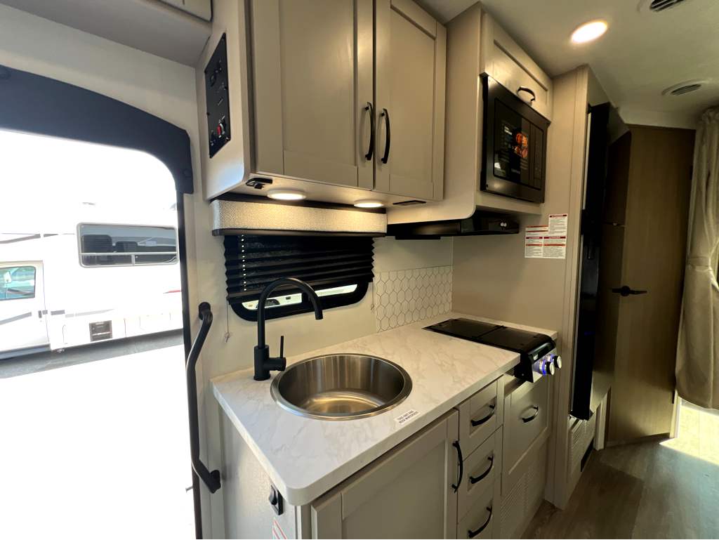 2027 ENTEGRA COACH ODYSSEY SE 22C - Image 9