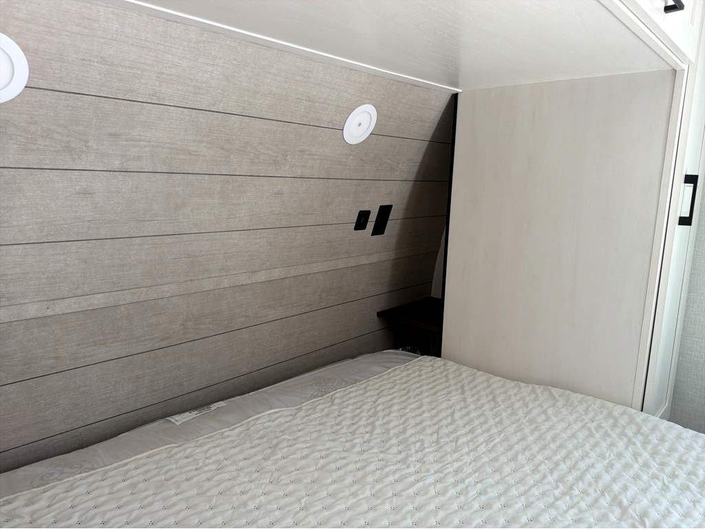 2026 VENTURE RV SIENNA 281VQB - Image 33