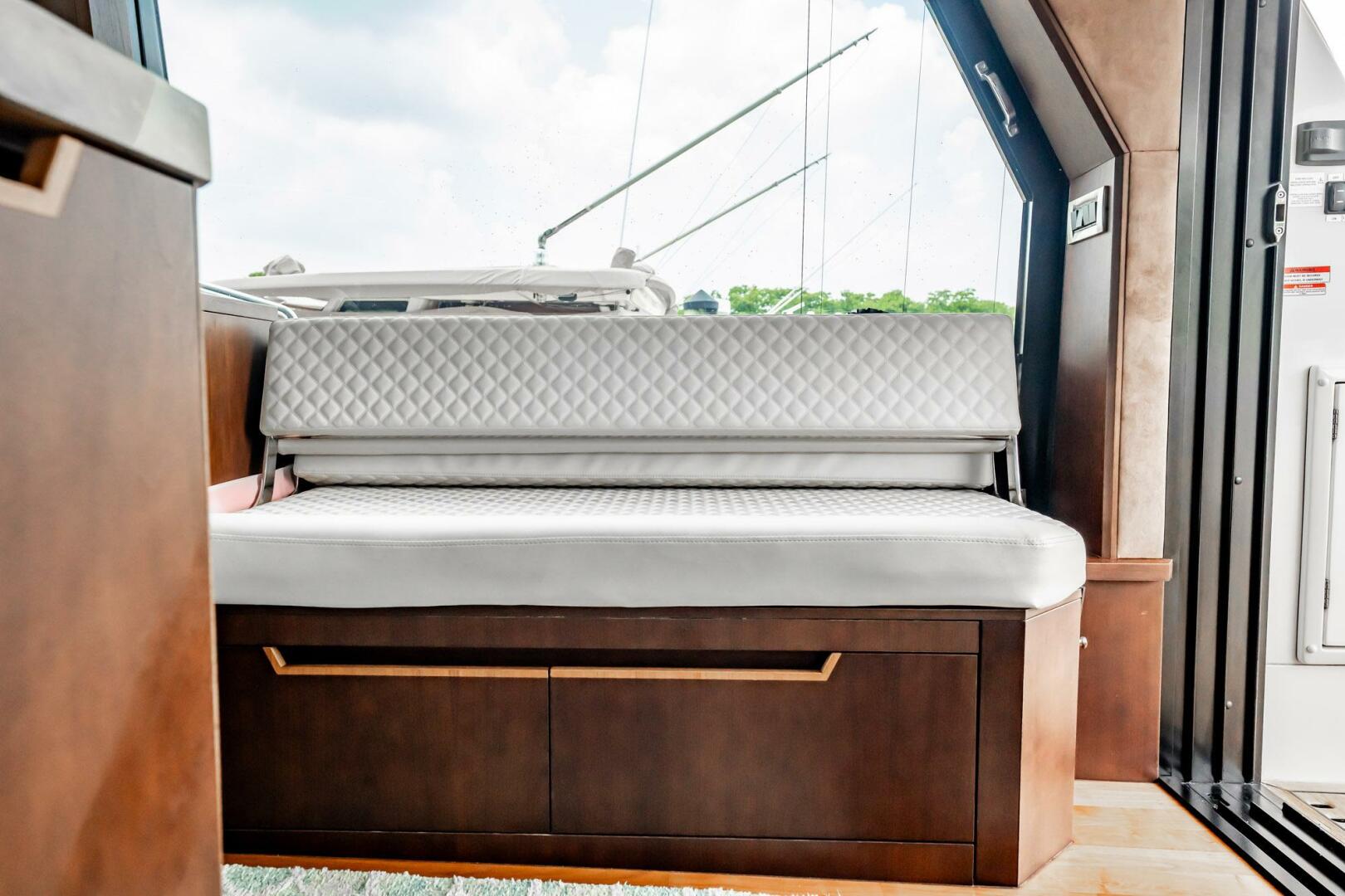 2017 Galeon 510 Skybridge - Image 16