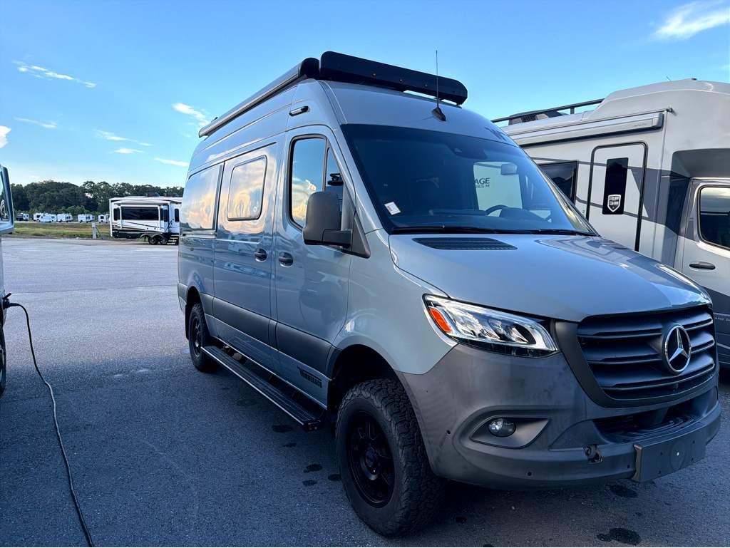 2023 WINNEBAGO REVEL 44E - Image 1