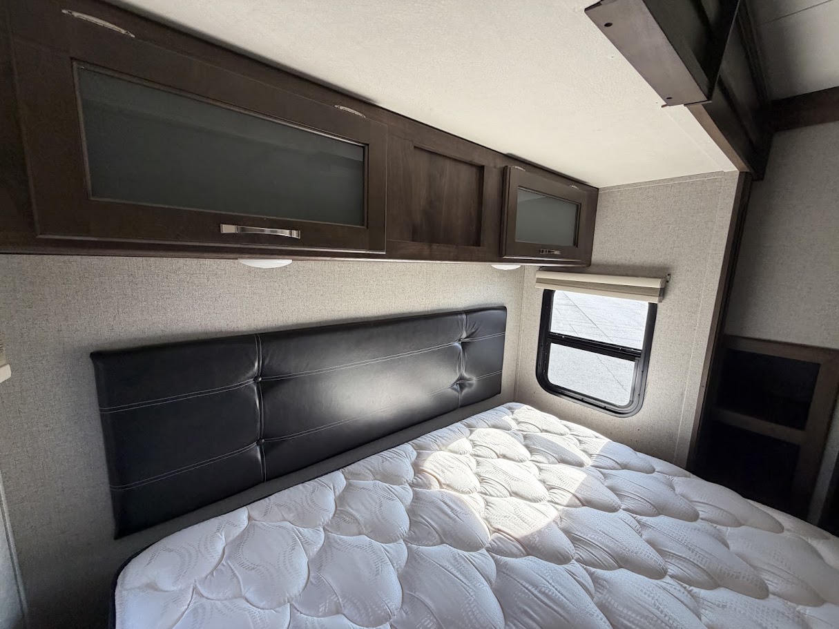 2019 DUTCHMEN AEROLITE 3303RL - Image 23