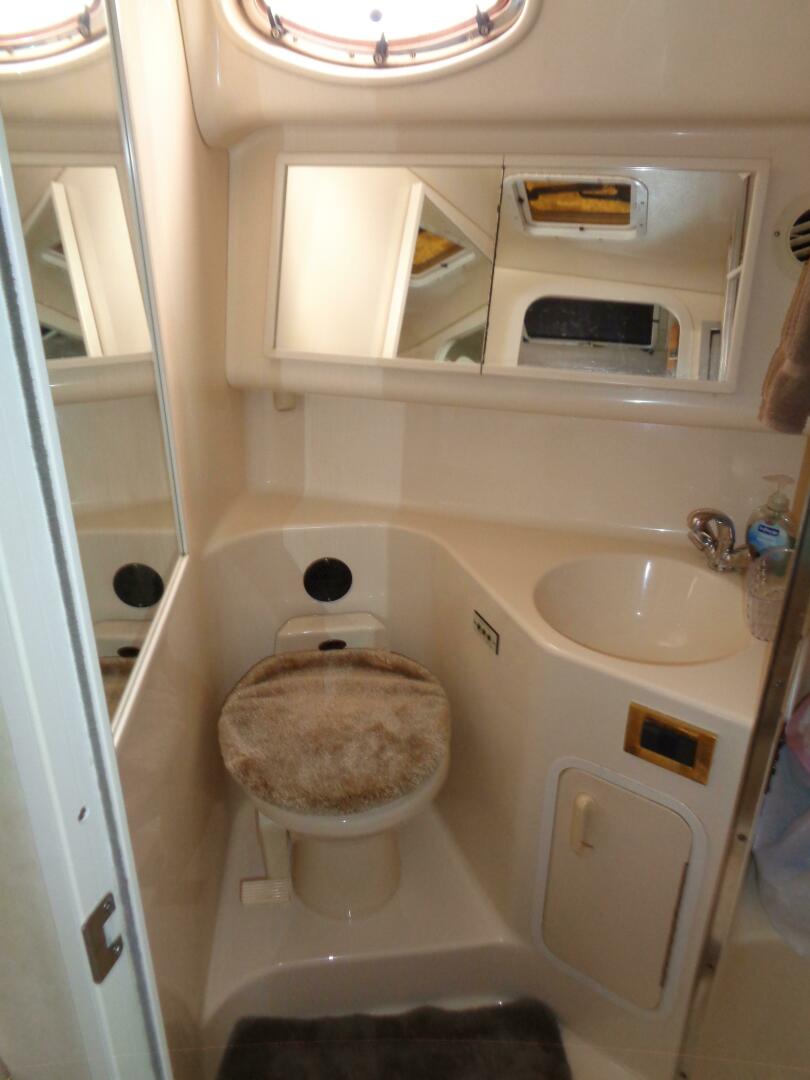1997 Sea Ray 370 Sundancer - Image 27