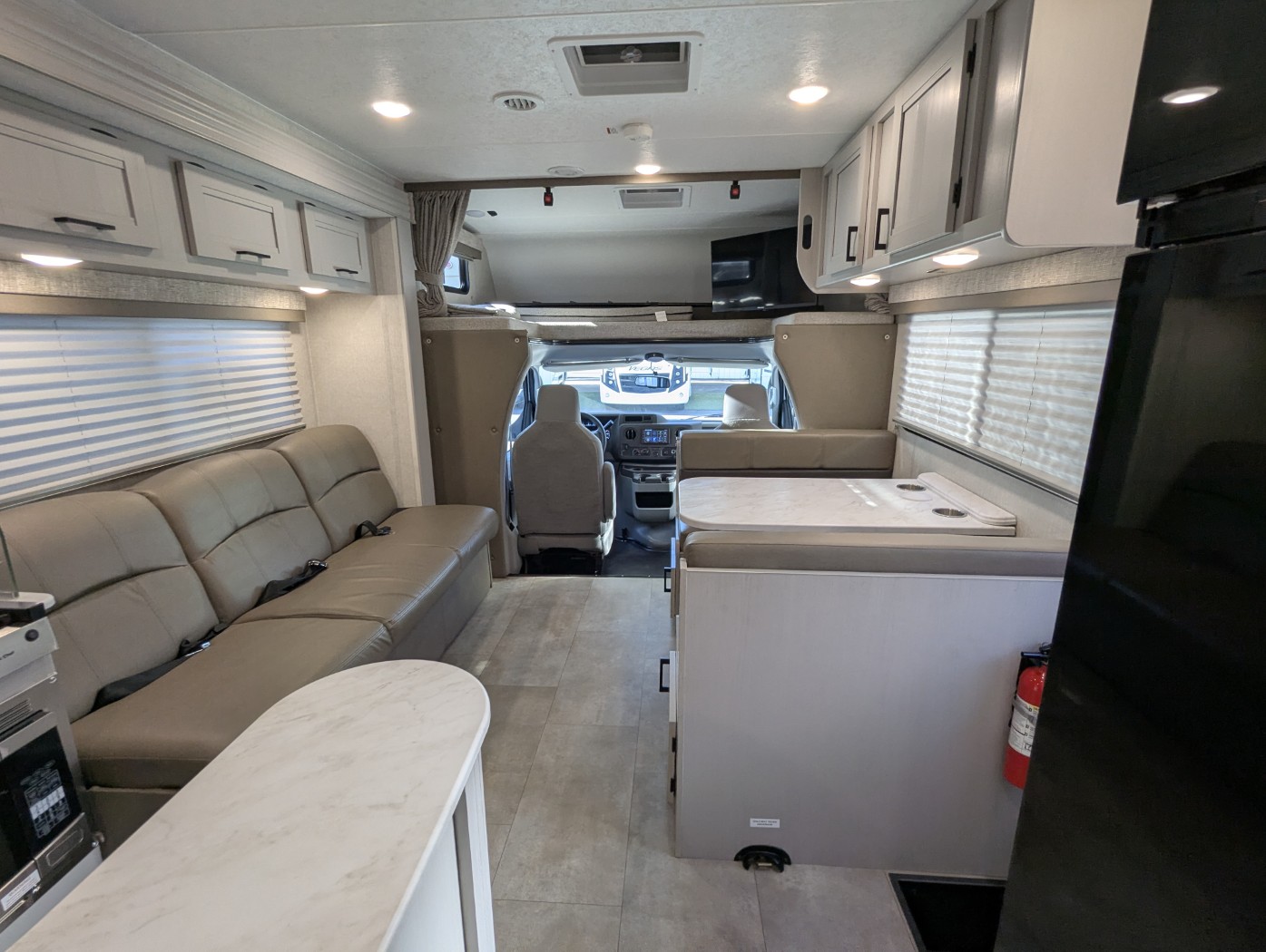 2025 Coachmen Leprechaun 260QB - Ford E-450 - Image 27
