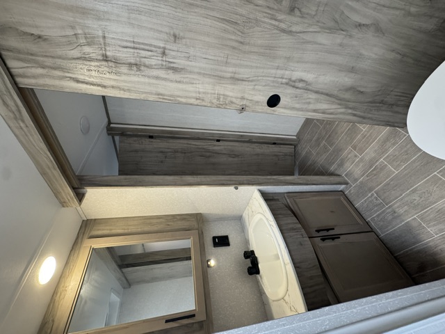 2022 Forest River Cherokee Arctic Wolf 3880 SUITE - Image 34