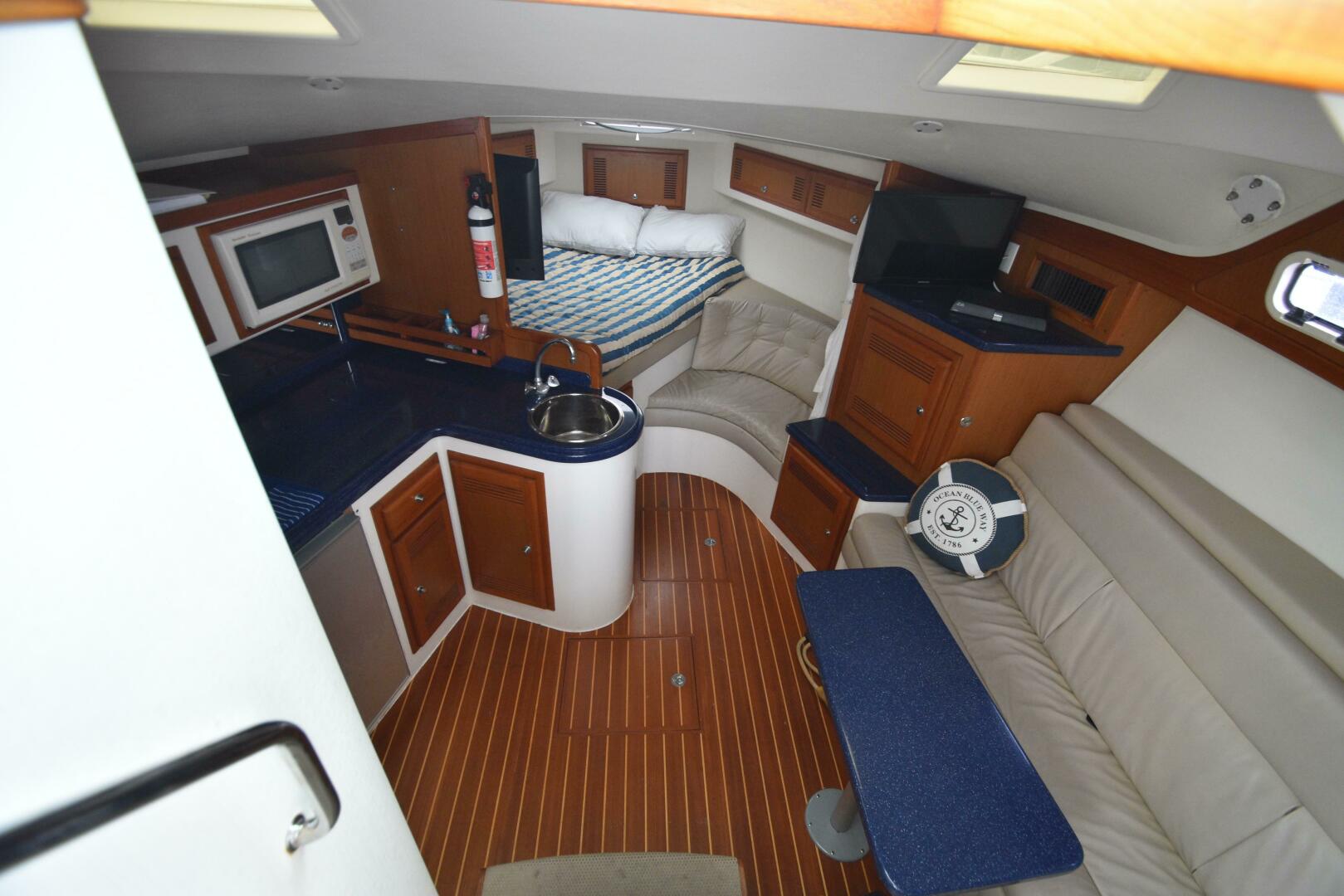 2001 Cabo 35 Express - Image 13