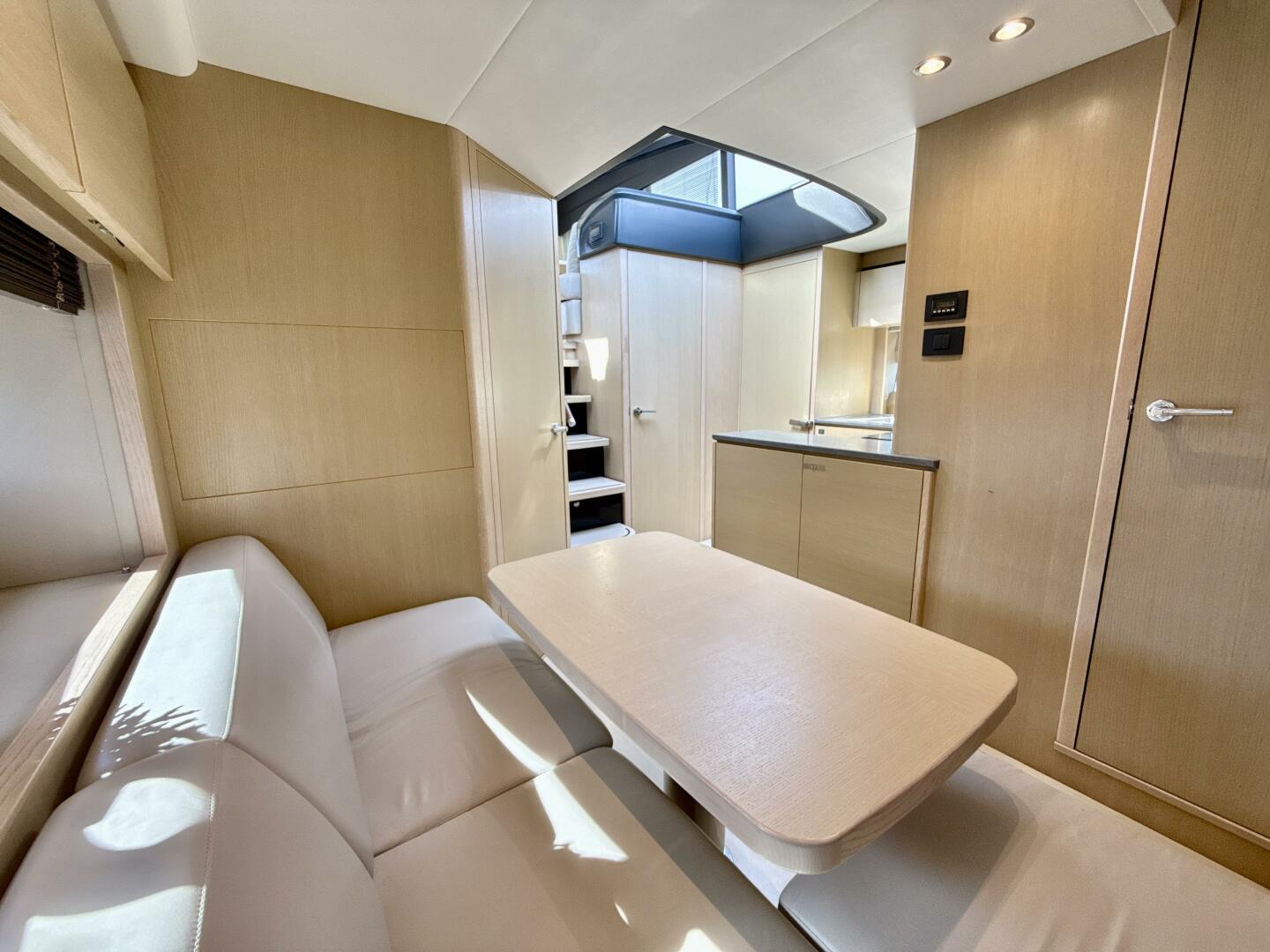 2017 Princess V58 - Image 15