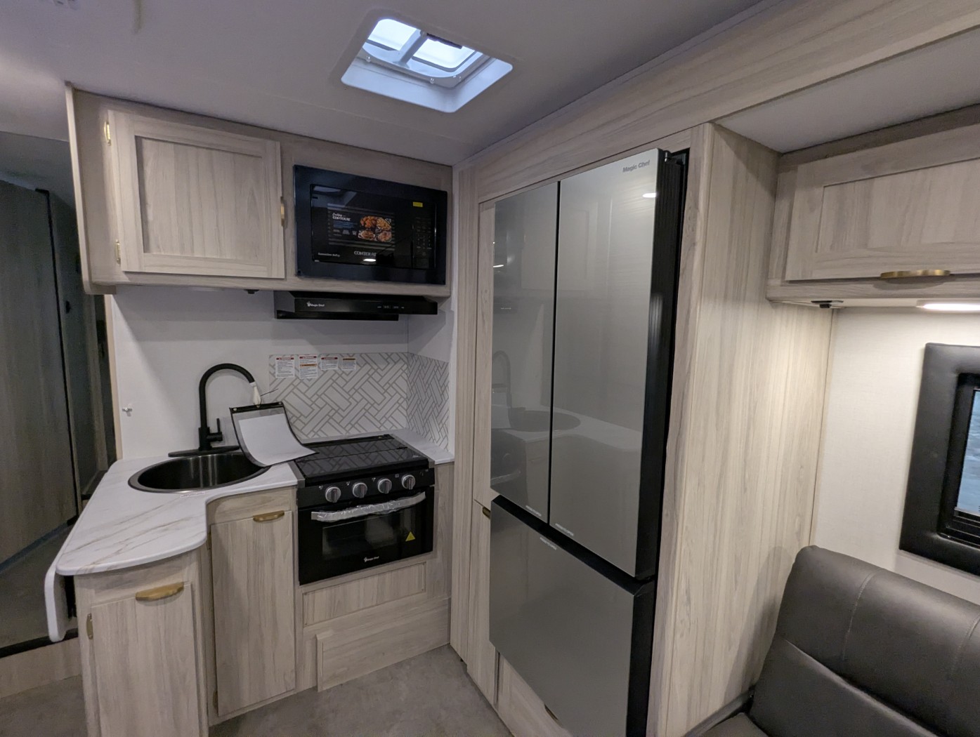 2027 Coachmen Cross Trail 26XG - Image 22