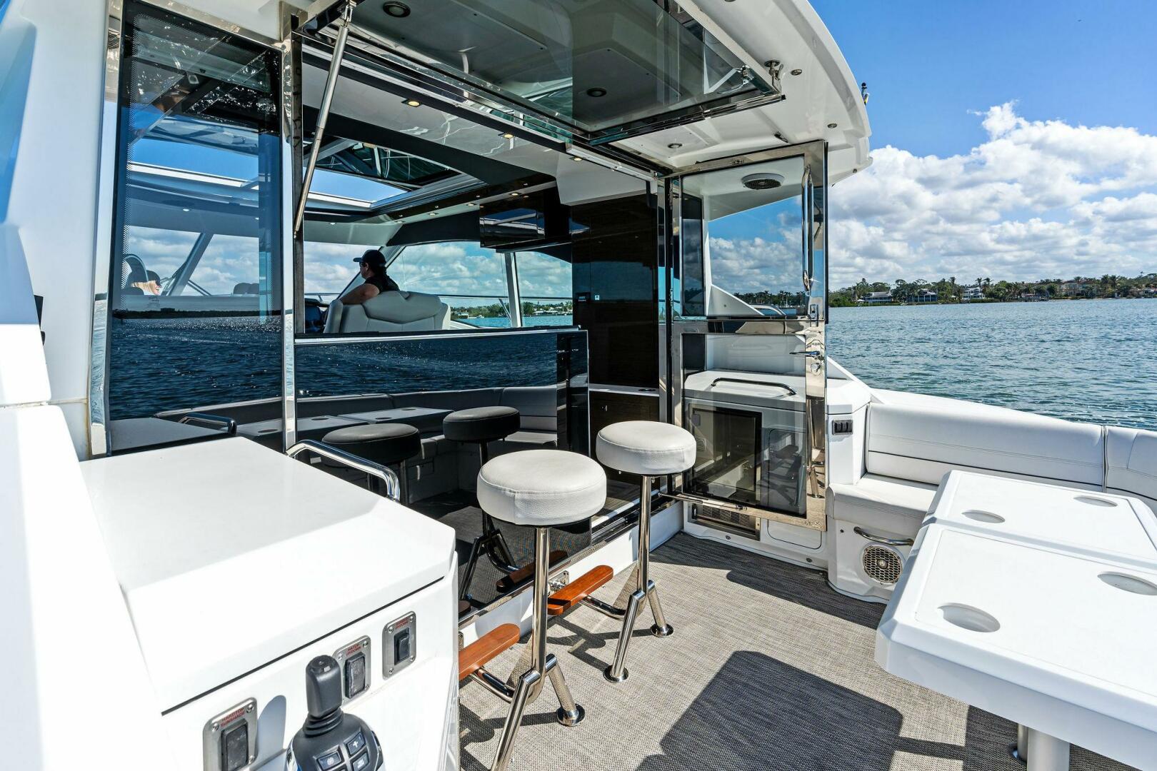2019 Cruisers Yachts 45 Cantius - Image 28