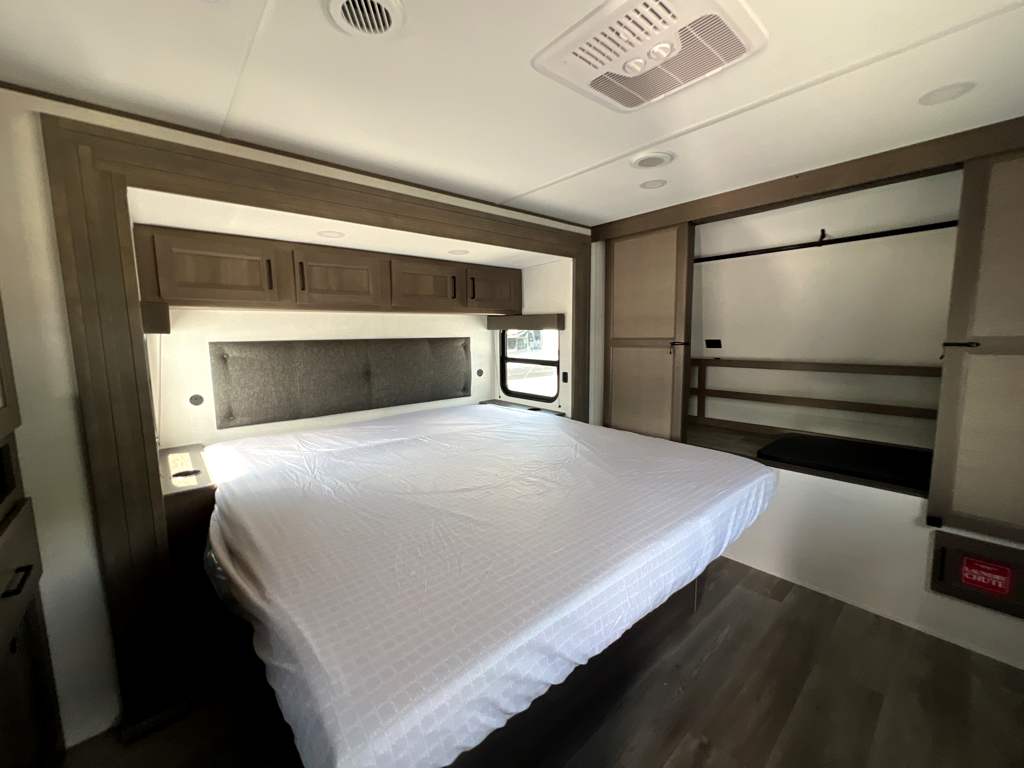 2026 GRAND DESIGN TRANSCEND 315RKT - Image 20