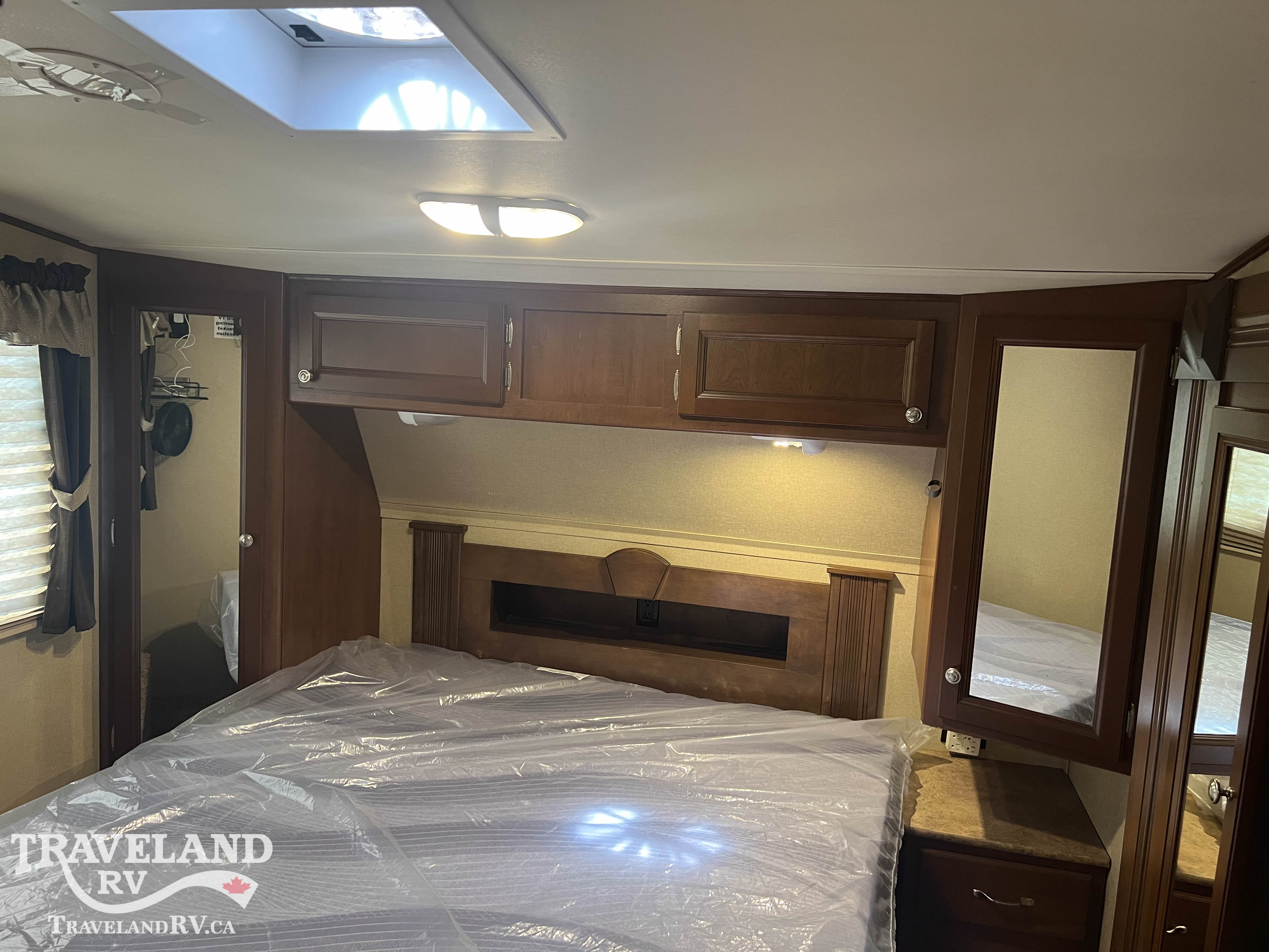 2014 Dutchmen Denali 2625RL Trail Edition - Image 26