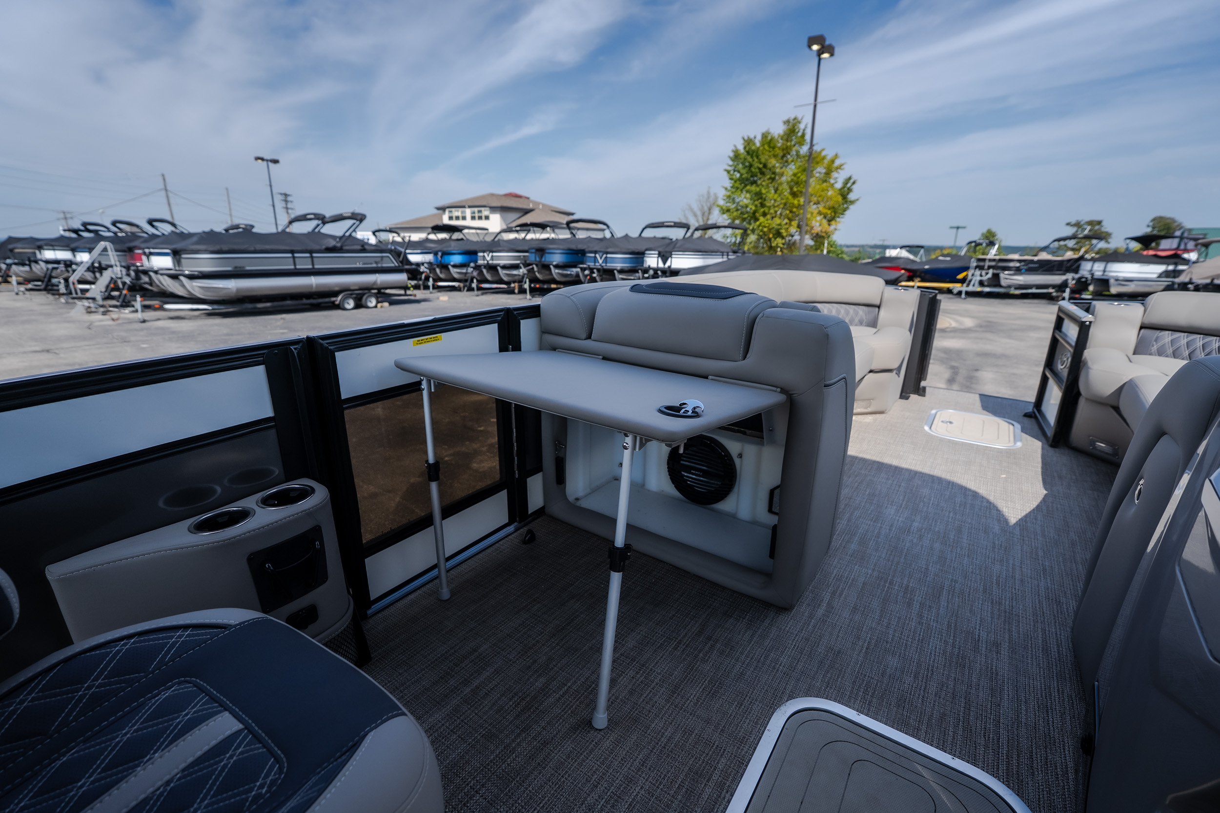 2023 Barletta Lusso 25UCA - Image 32