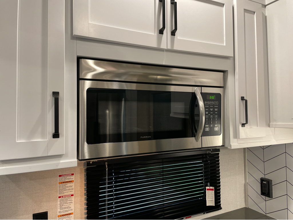 2022 Keystone Raptor 351 - Image 10