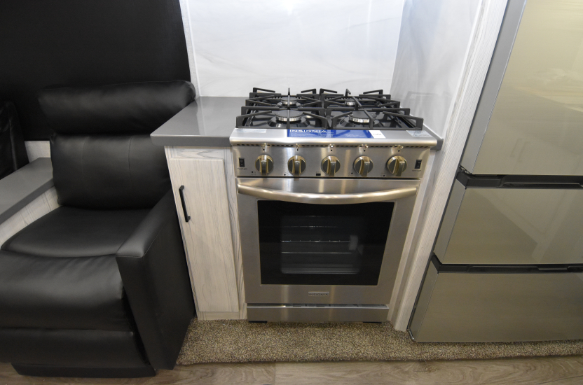 2025 Eclipse Attitude Wide Lite 5th Wheel 39A15G - Image 23