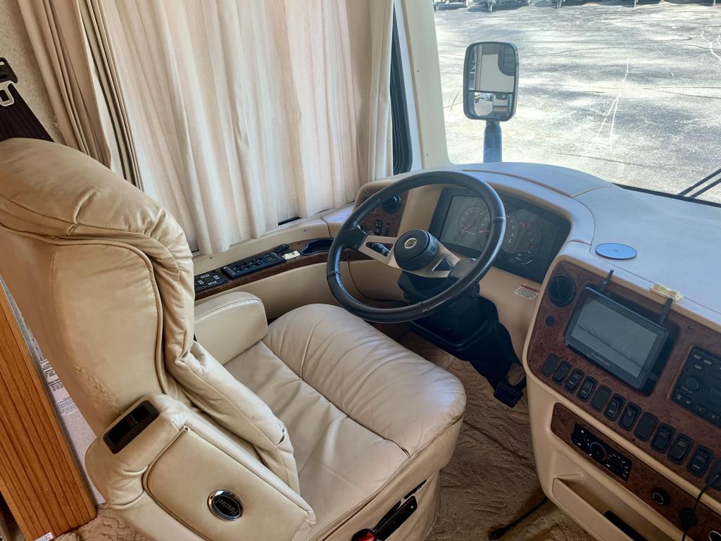 2005 MOUNTAIN AIRE 3778-WORKHORSE - Image 11