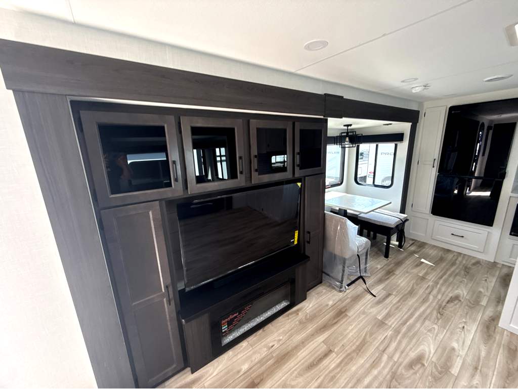 2027 VENTURE RV SPORTTREK 336VRK - Image 11