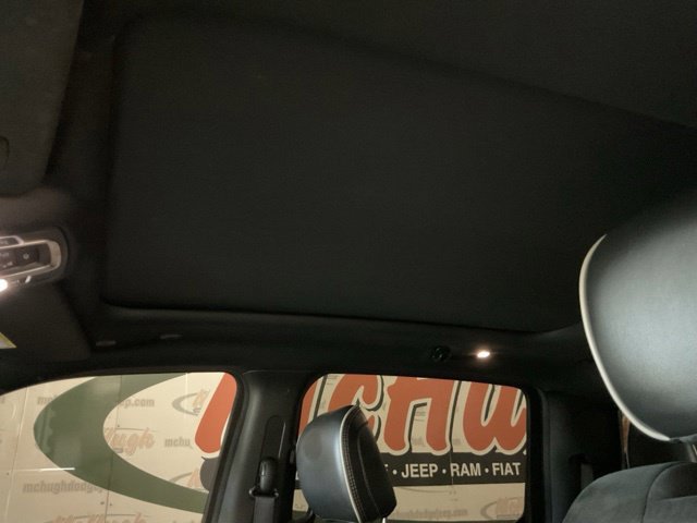2019 Ram 1500 Pickup-V8 Crew Cab Laramie 4WD - Image 21