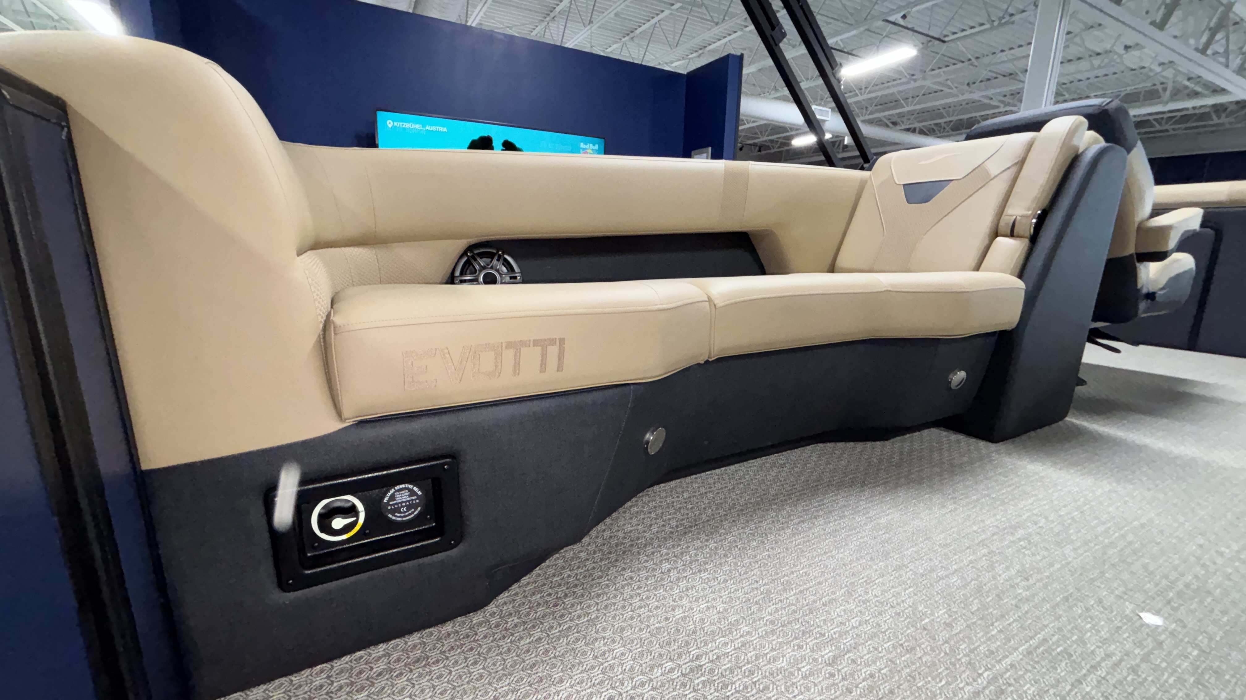 2026 Evotti 525 Quad Lounge - Image 43
