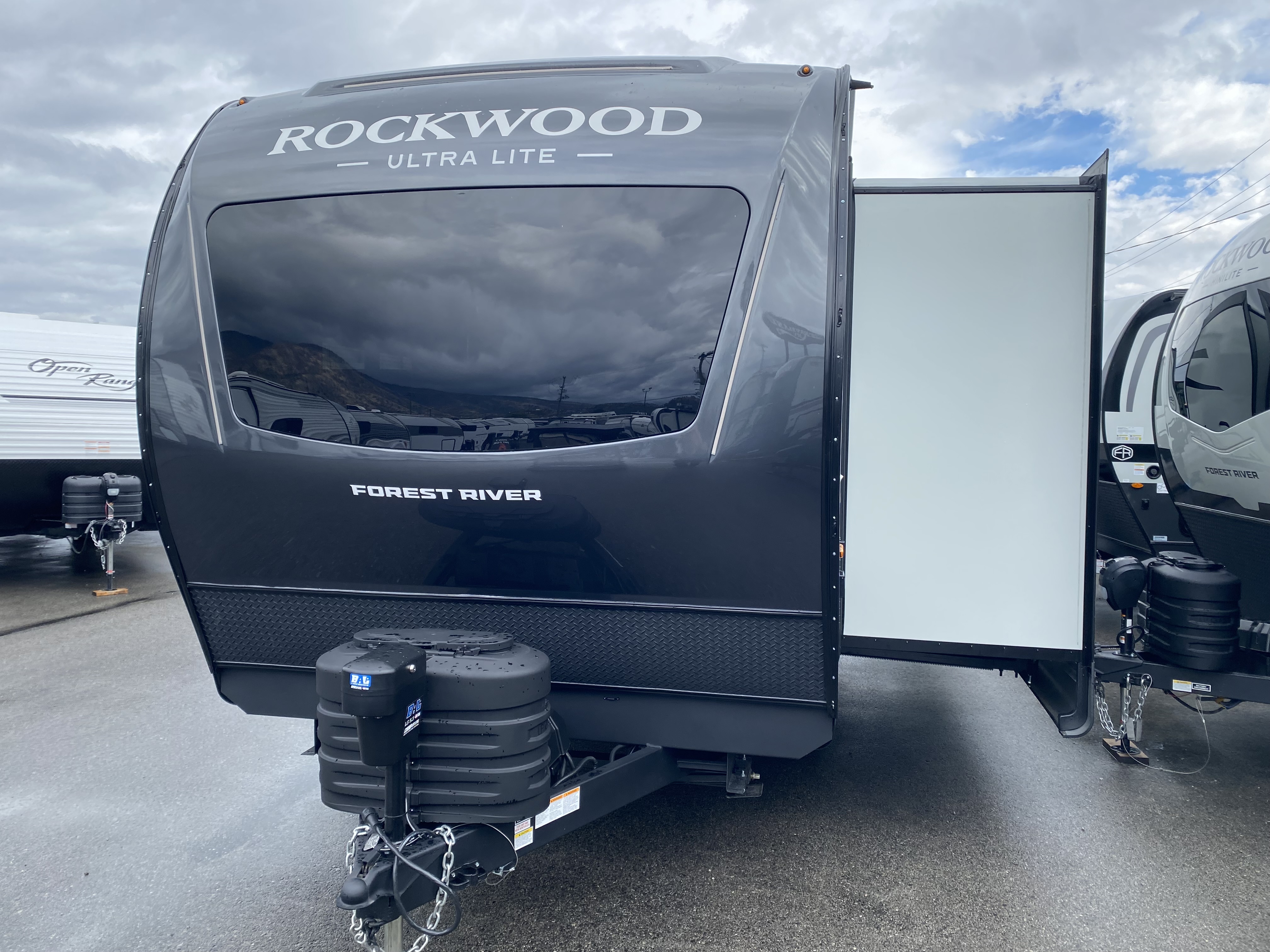 2027 Forest River Rockwood Ultra Lite 2623MBR - Image 3