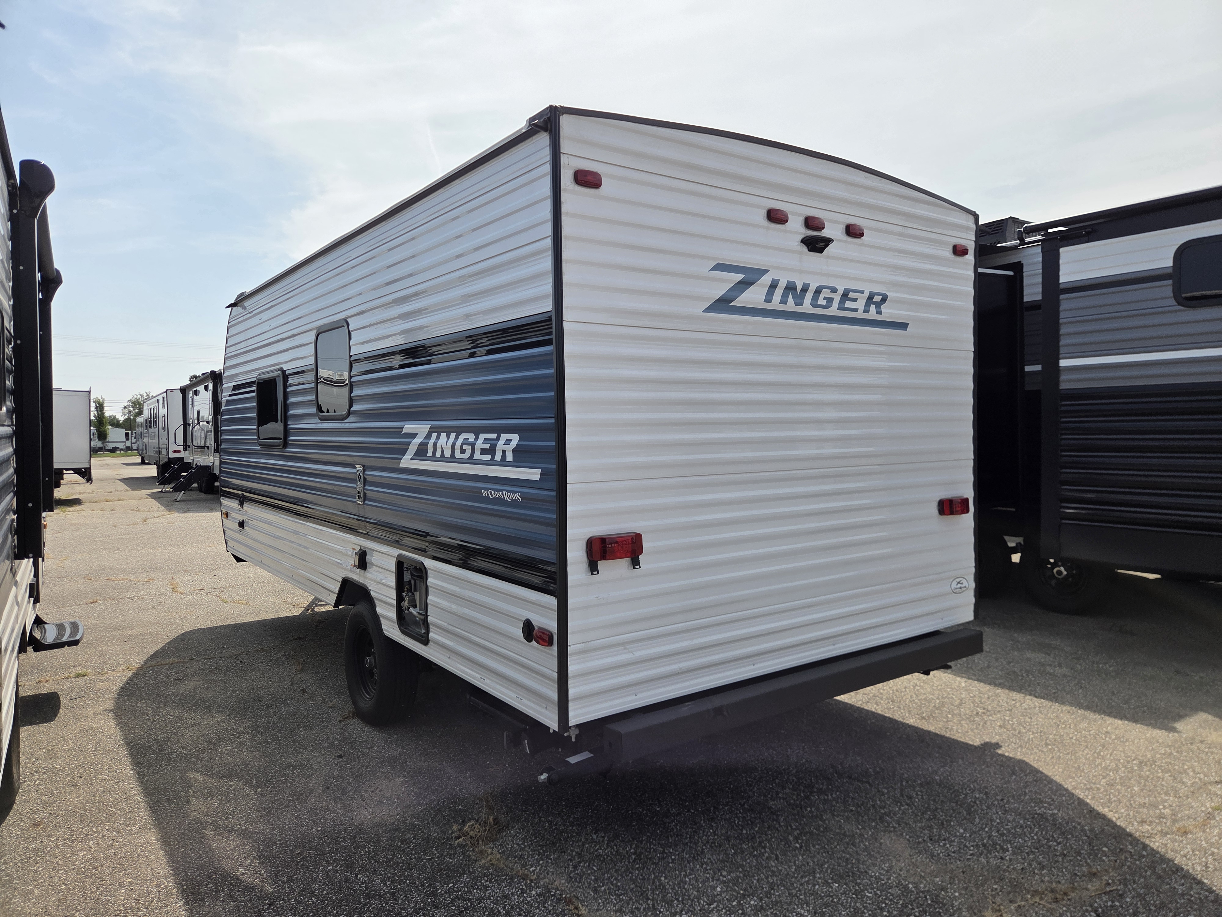 2025 CrossRoads Zinger Lite ZR18RB - Image 3