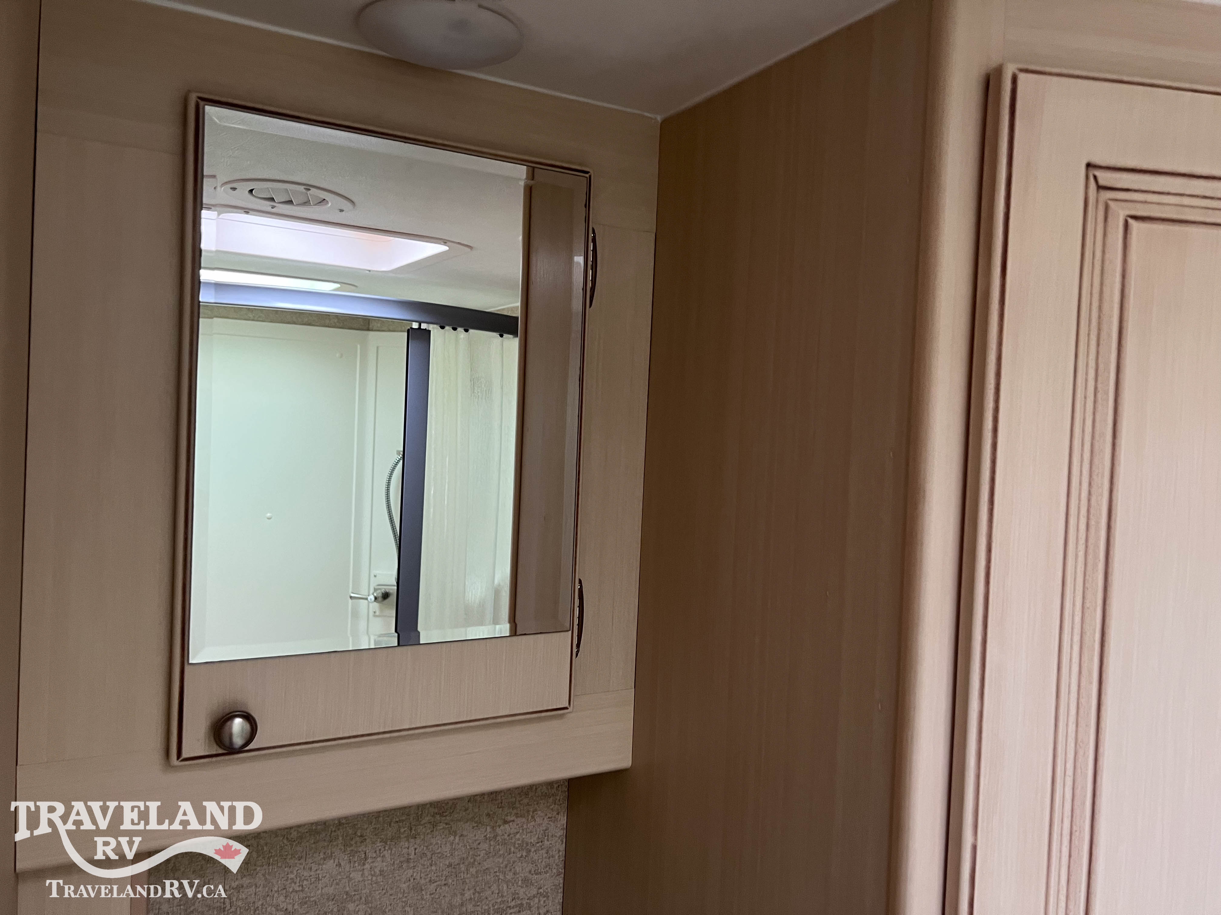 2016 Winnebago Micro Minnie 2106DS - Image 23