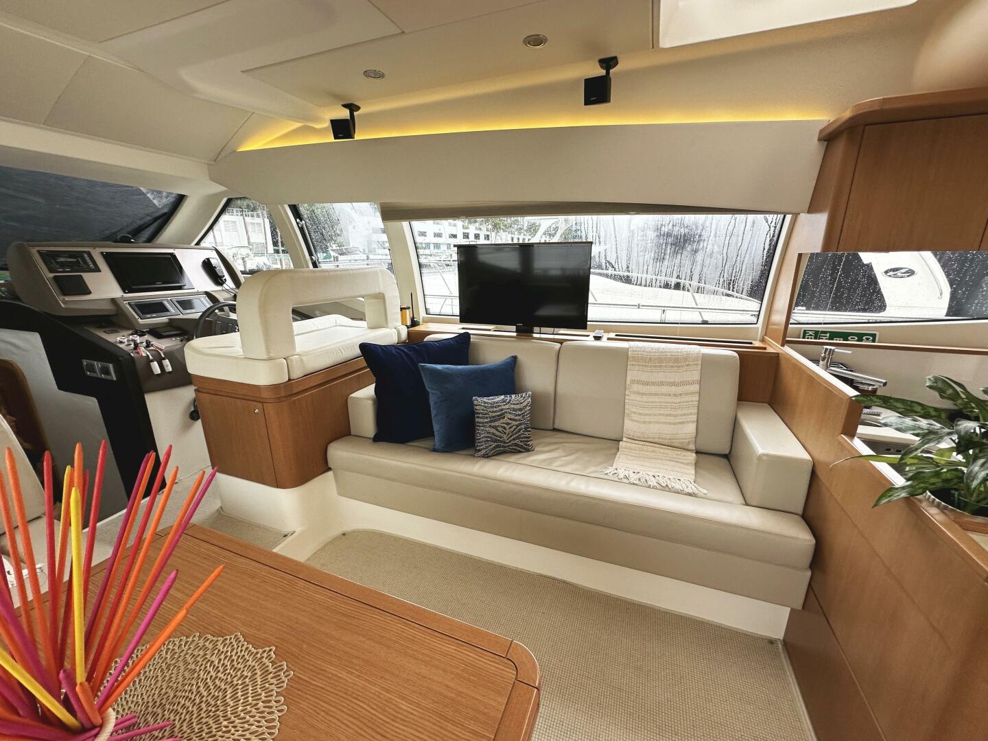 2014 Ferretti Yachts 530 - Image 11