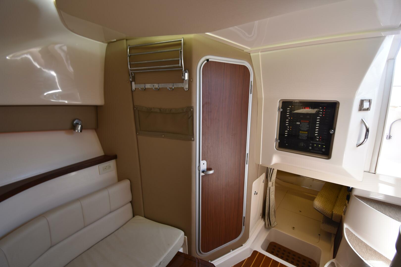 2016 Grady-White 330 Express - Image 21