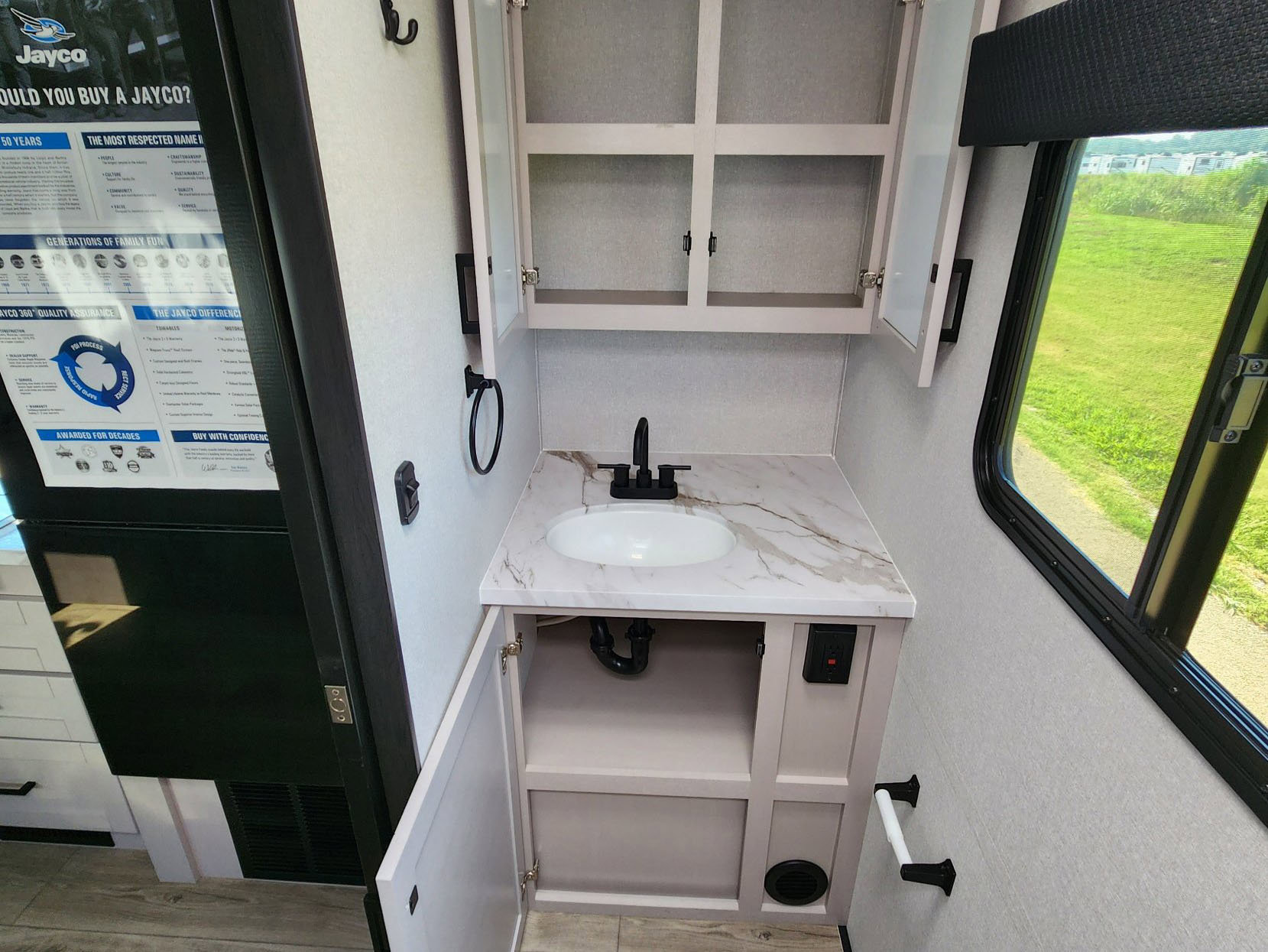 2026 JAYCO JAY FEATHER AIR 18FBS - Image 6