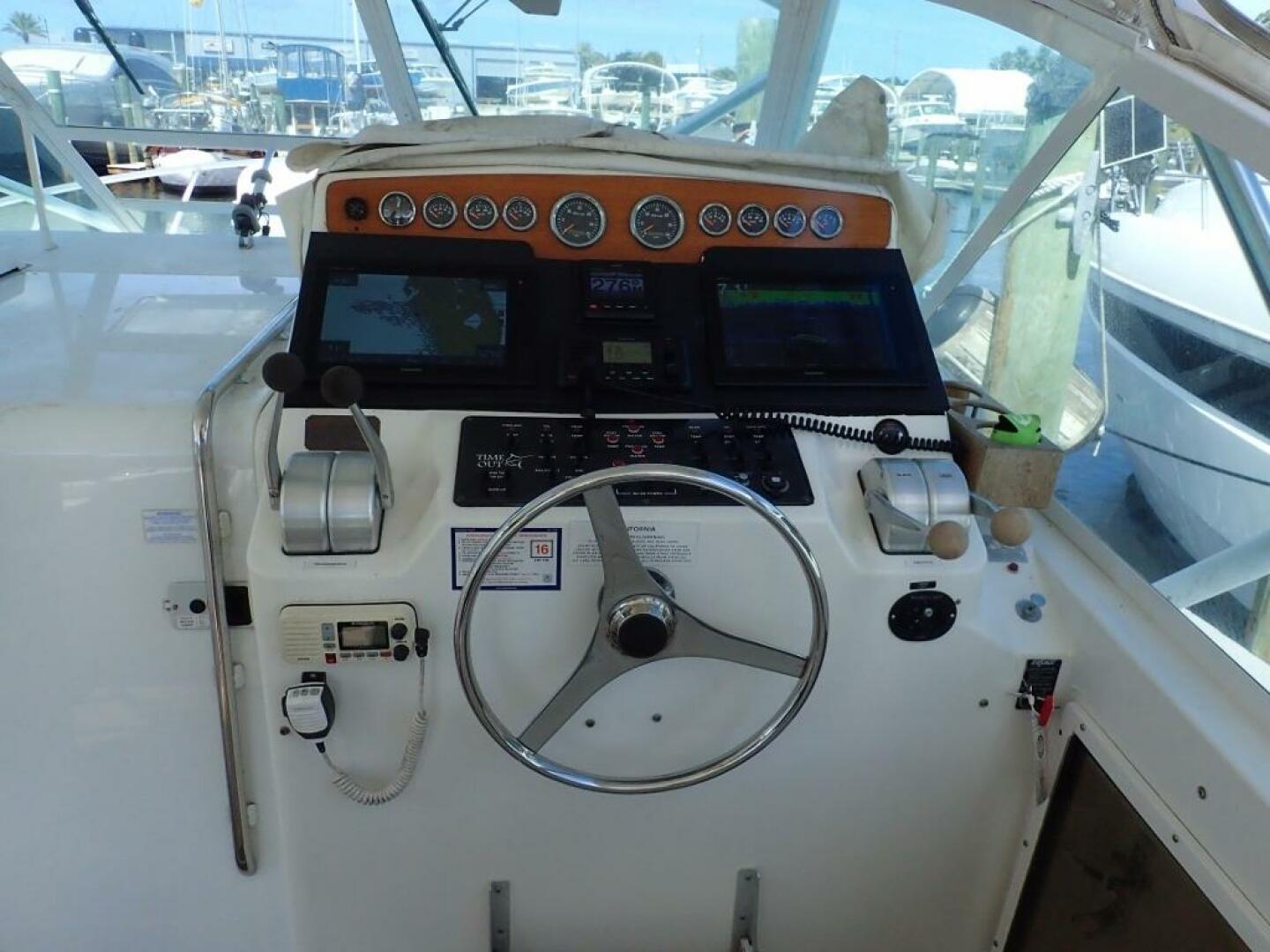 2000 Cabo 35 Express - Image 6