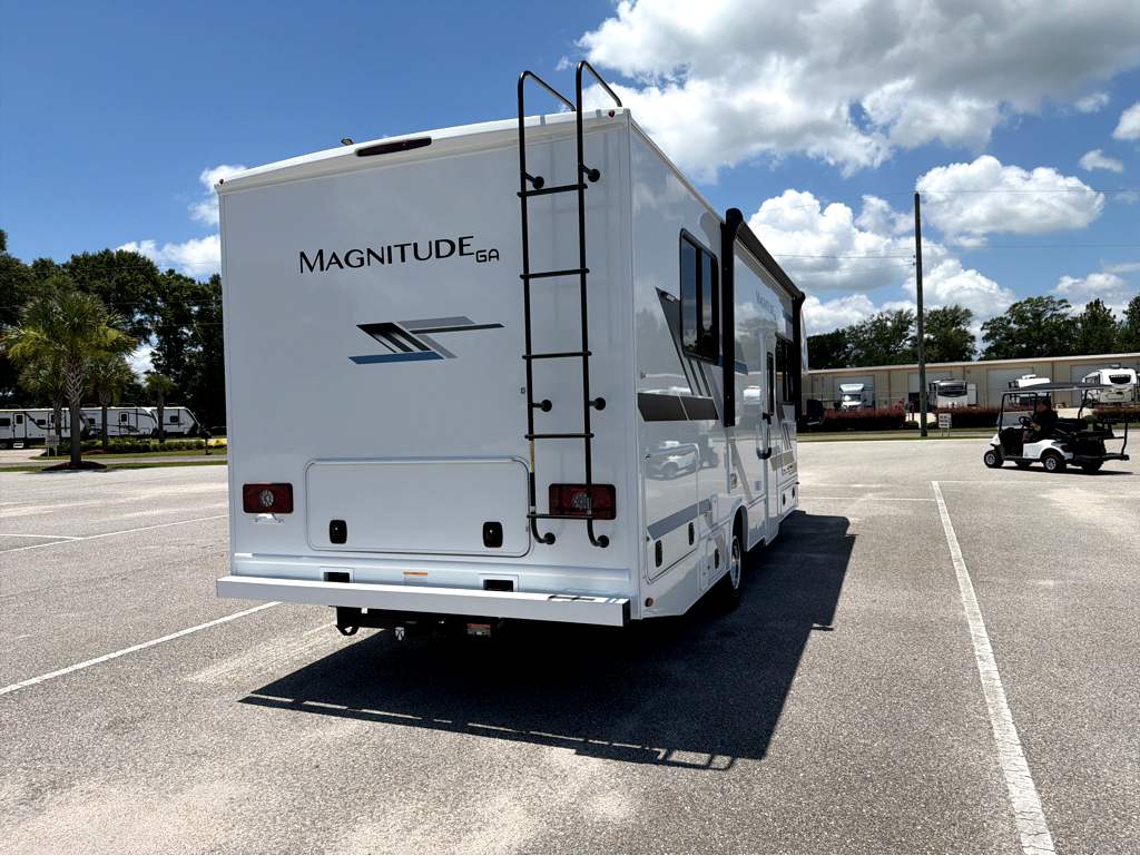 2027 THOR MOTOR COACH MAGNITUDE GA28 - Image 6