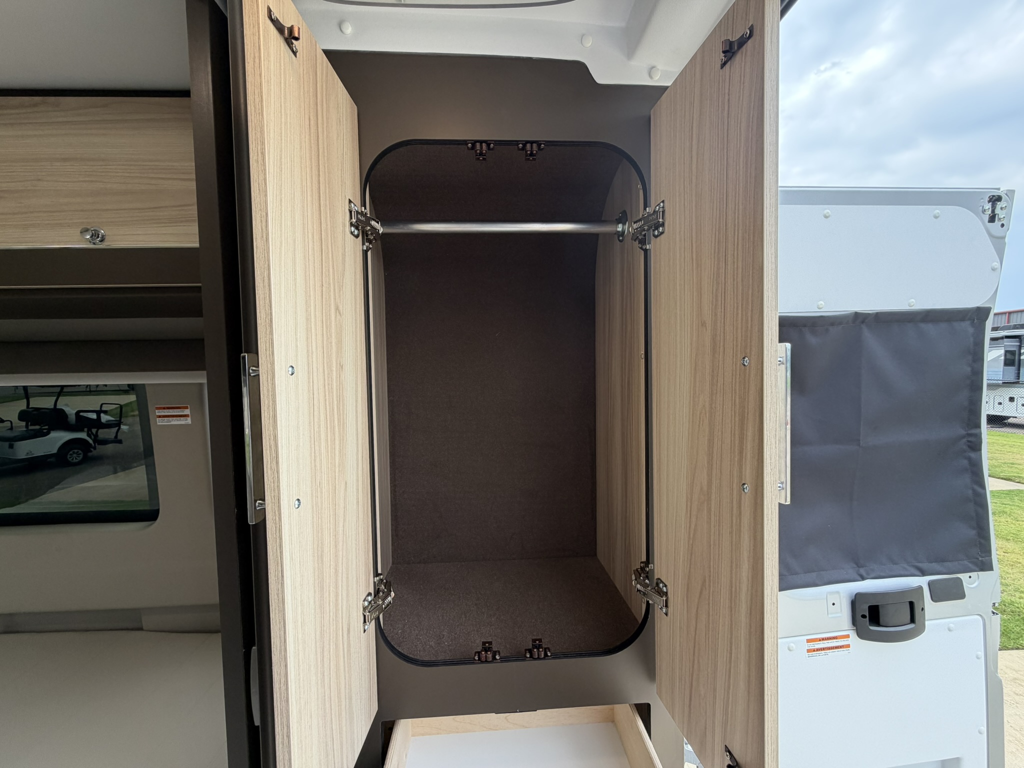 2027 ENTEGRA COACH ETHOS 20T - Image 30