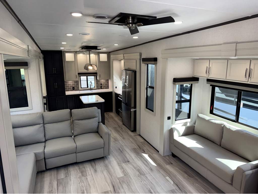 2026 Keystone AVALANCHE 366LS - Image 25
