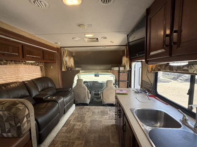 2015 Forest River Sunseeker 3010DS - Image 19