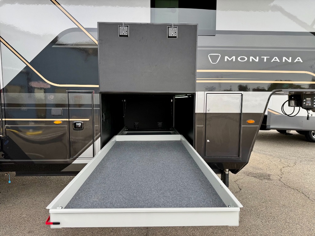 2026 Montana 3100RL - Image 11