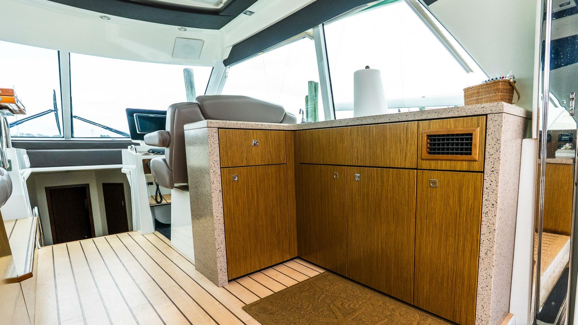 2013 CRUISERS 48 Cantius Base - Image 20