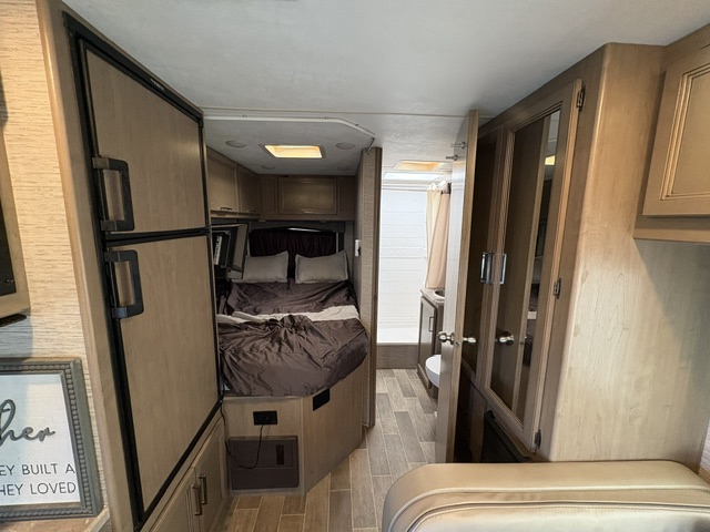 2022 THOR MOTOR COACH MAGNITUDE GA22 - Image 5