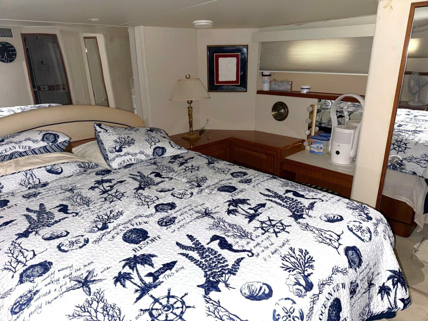 1998 Viking Motor Yacht - Image 21