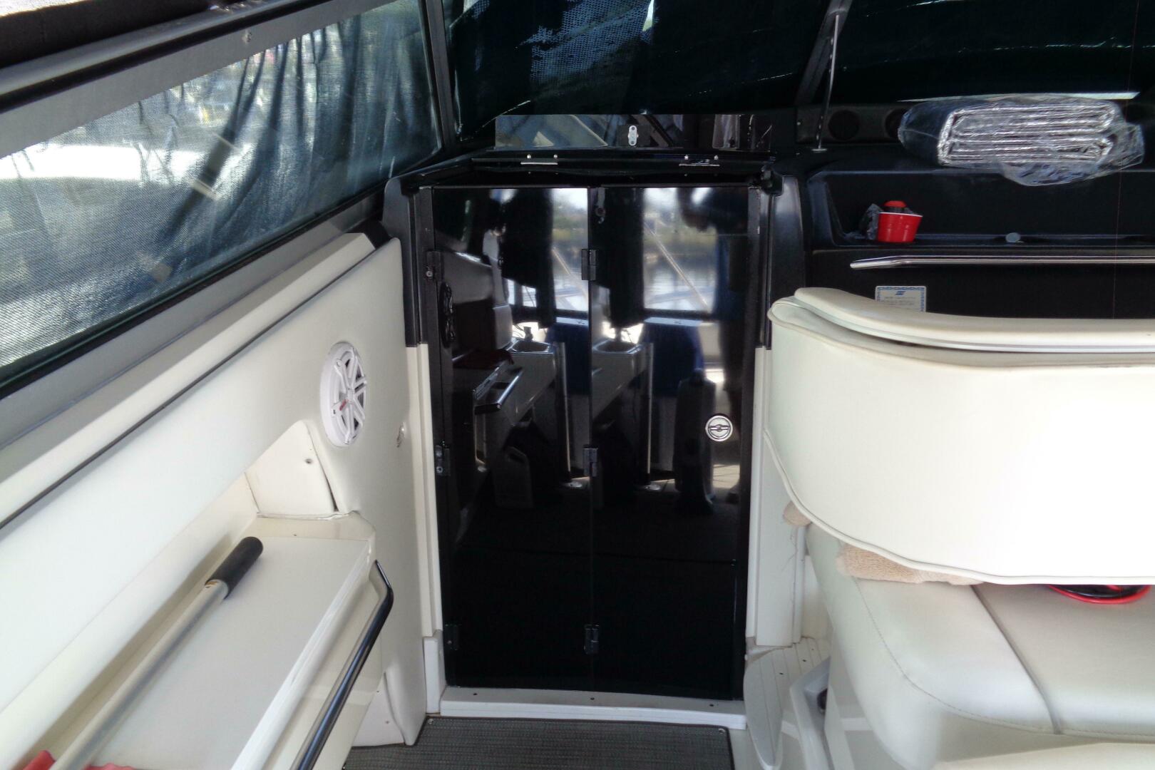 1991 Sea Ray 480 Sundancer - Image 23