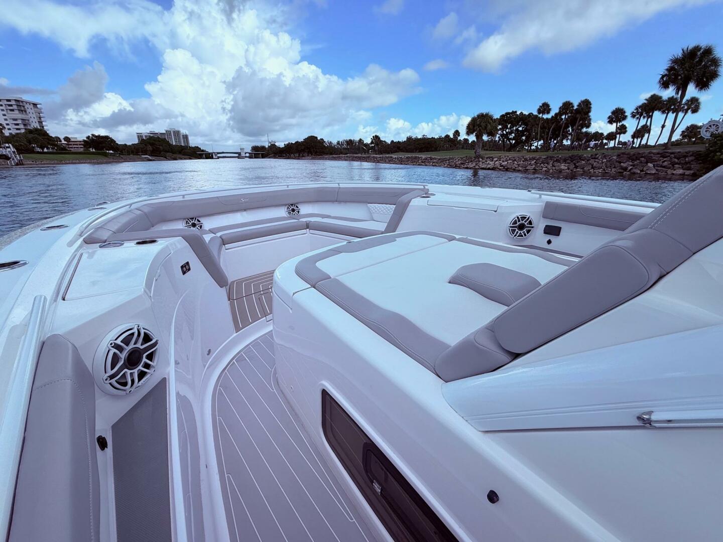 2006 Carver 43 Motor Yacht - Image 29
