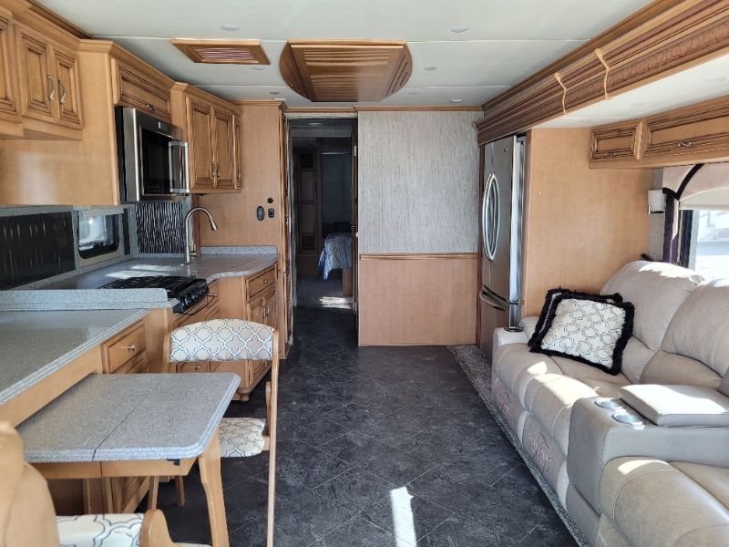 2015 Newmar Ventana LE 3849 - Image 7