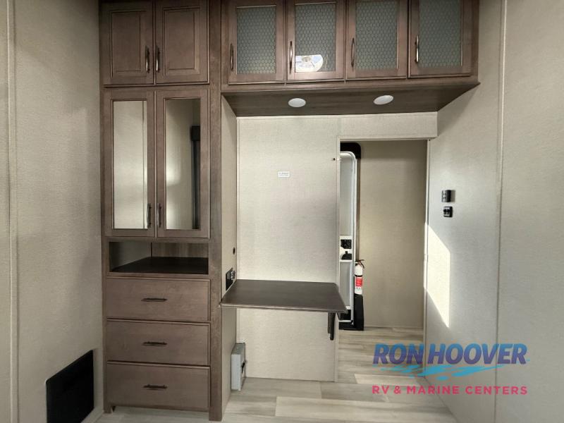 2023 GRAND DESIGN 378MBS - Image 12