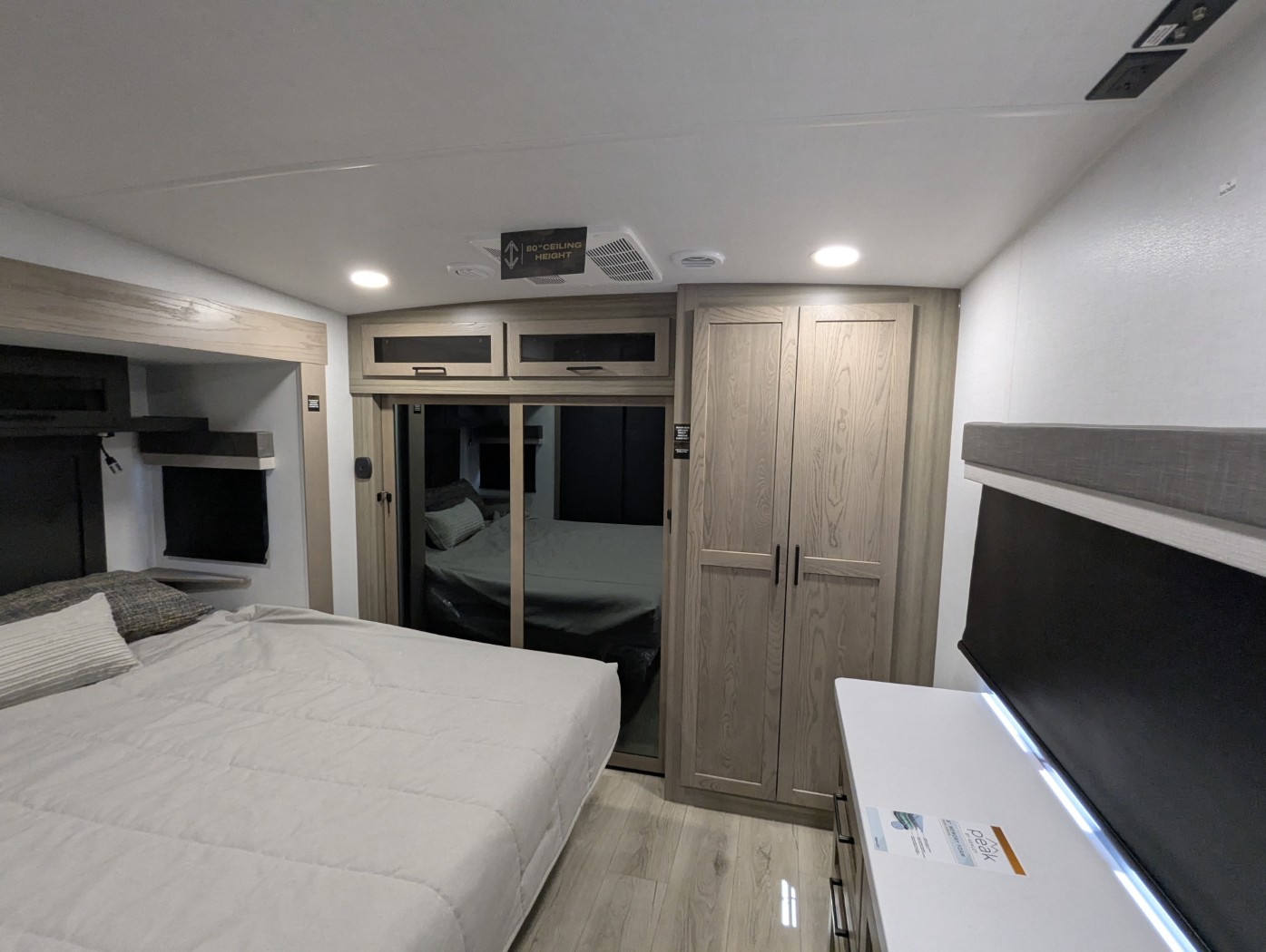 2026 Forest River Rockwood Signature R371RK - Image 9