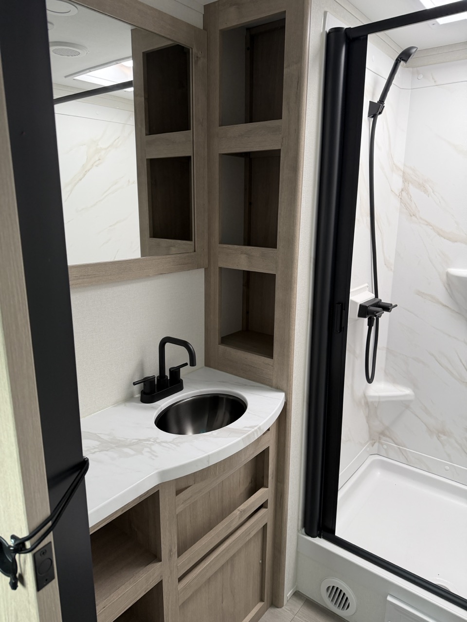 2026 Grand Design Imagine XLS 25RLE - Image 13