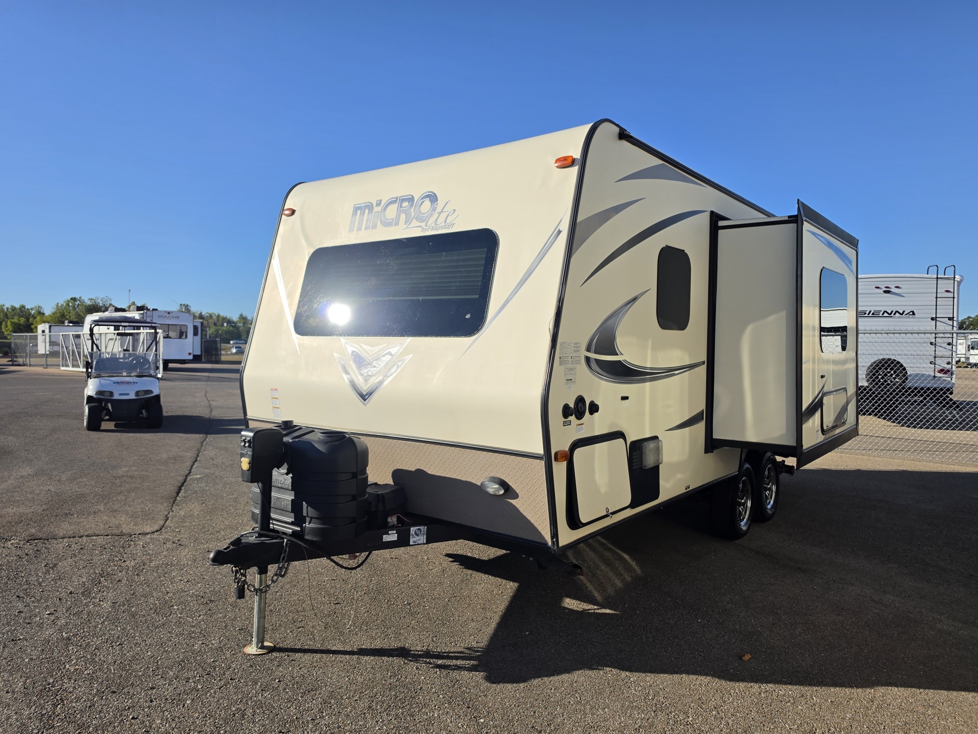 2017 FLAGSTAFF MICROLITE 21FBRS - Image 2