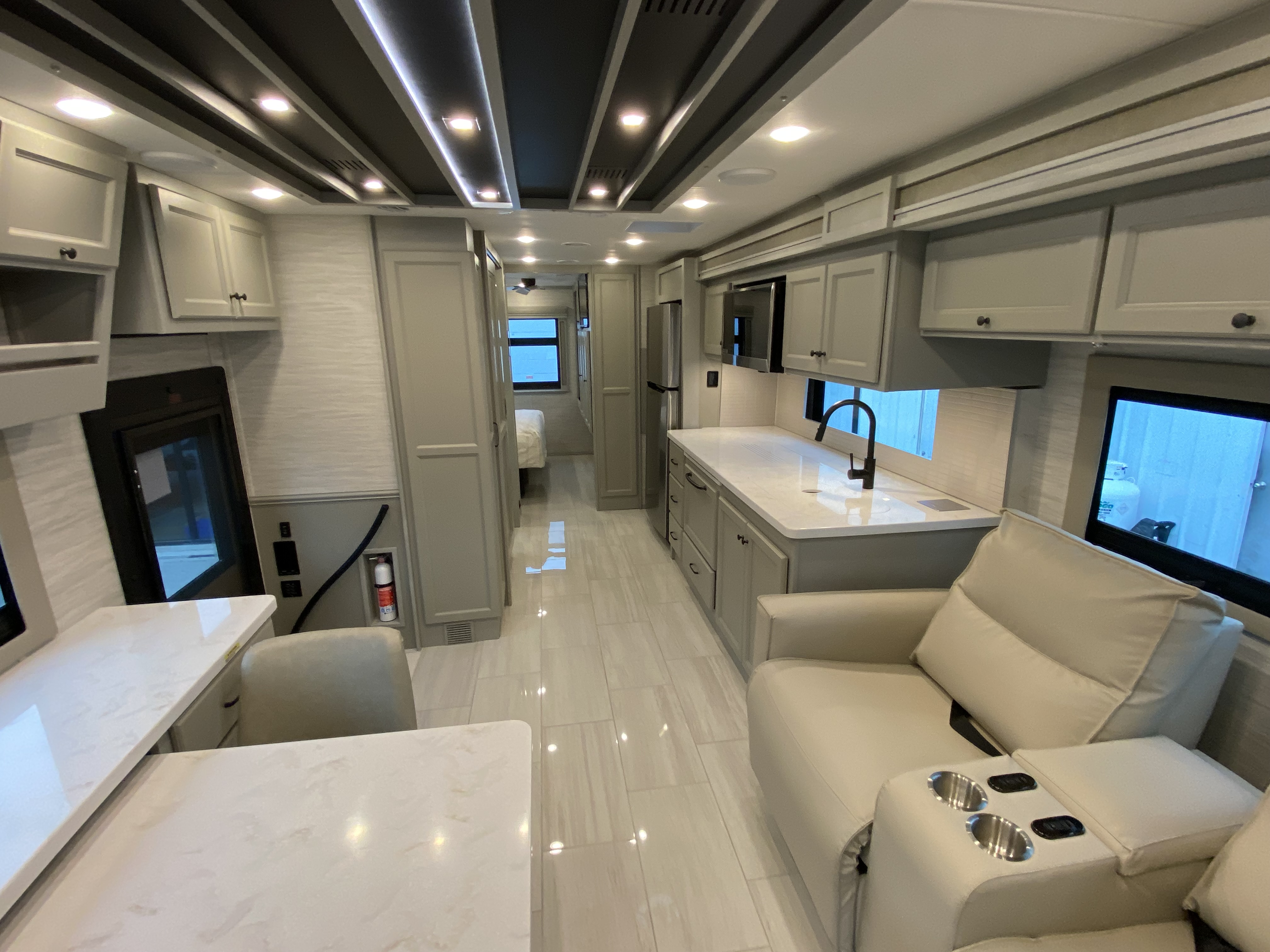 2027 Tiffin Allegro Bay 34DB - Image 3