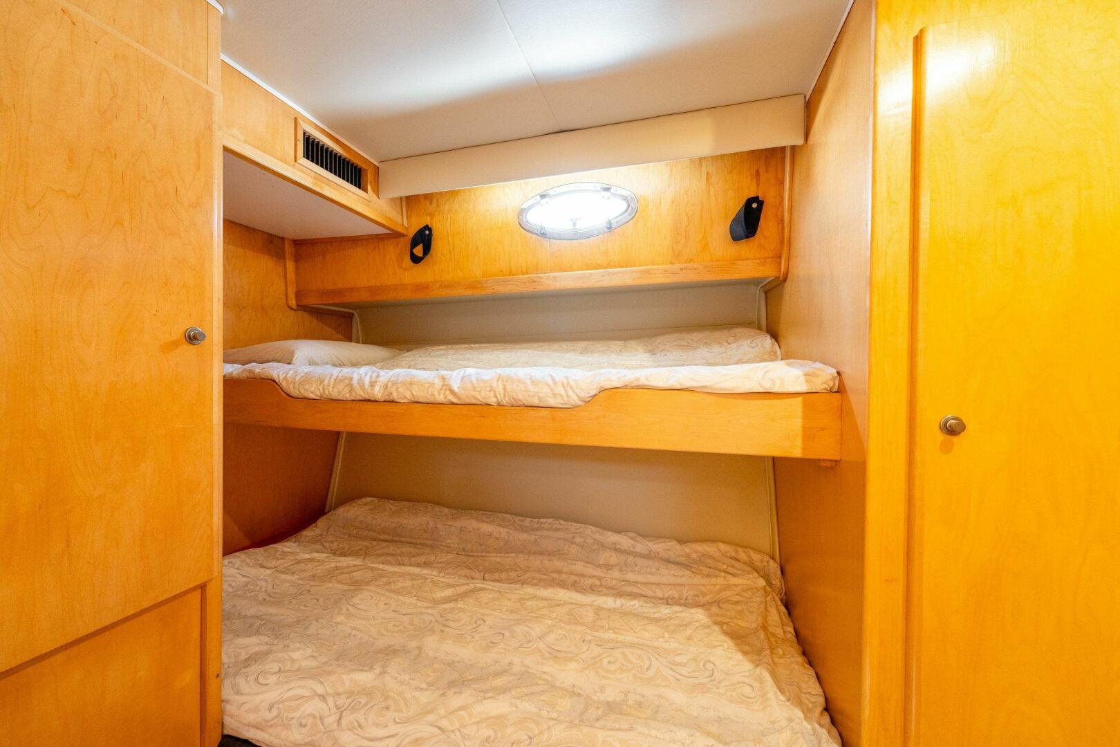 1997 Navigator Sundance 5600 - Image 78