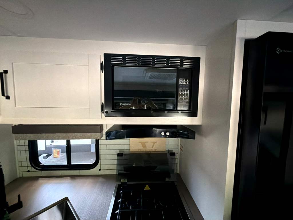 2027 VENTURE RV SIENNA 311VDB - Image 23