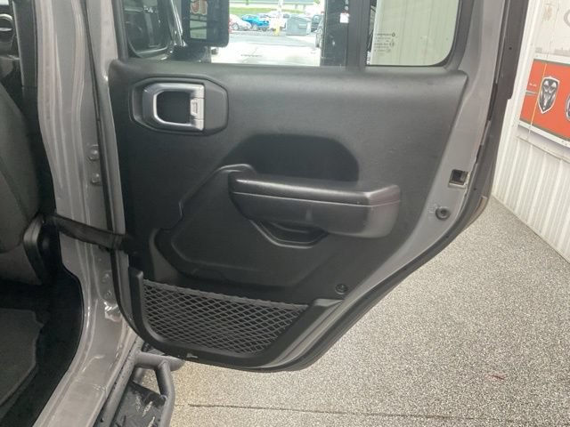 2021 Jeep Gladiator Crew Cab Rubicon 4WD - Image 33